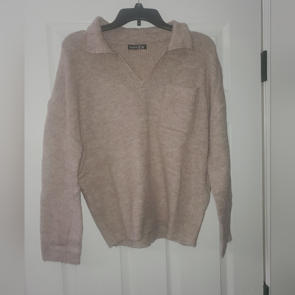 Sweater with front pocket and V neck collar - Picture 5 of 6